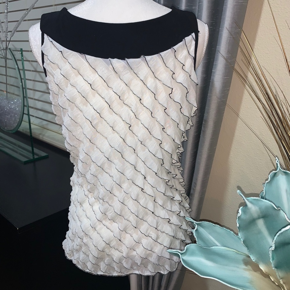 Allura white sleeveless top - Picture 5 of 14